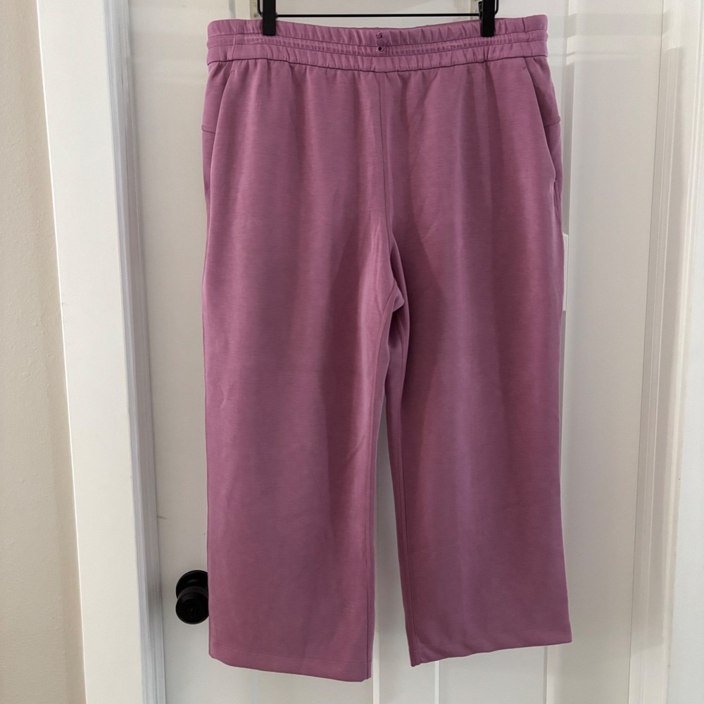Lululemon Softstreme High Rise Straight Leg Cropped Pants Womens Size 14 Pink